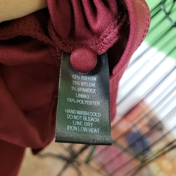 Lulus NWT Burgandy Short Lace Fit and Flare Dress Size Small - Picture 10 of 11